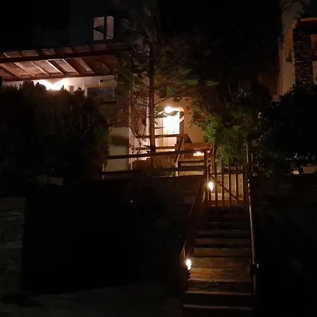 νησώκατοικία με εκπληκτική θέα/ ηλιοβασίλεμα. *