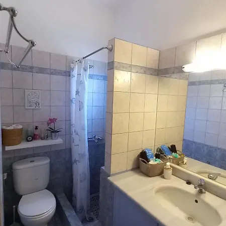 νησώκατοικία με εκπληκτική θέα/ ηλιοβασίλεμα. Vakantiehuis Mpatsi