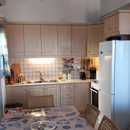 νησώκατοικία με εκπληκτική θέα/ ηλιοβασίλεμα. Mpatsi