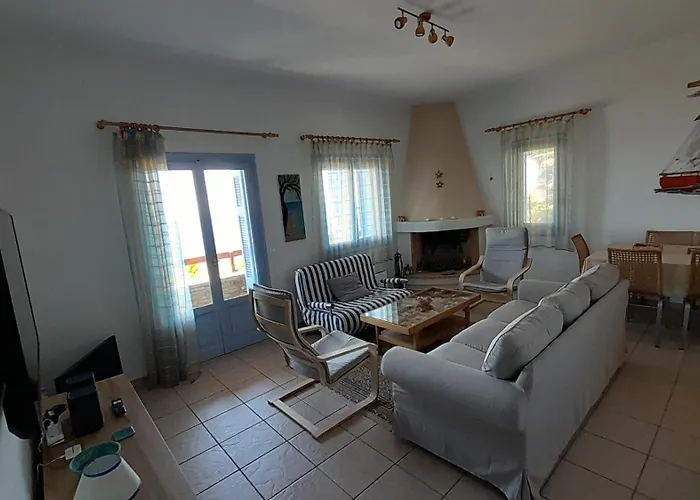 νησώκατοικία με εκπληκτική θέα/ ηλιοβασίλεμα. * Batsi